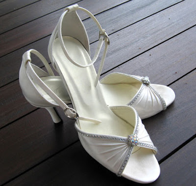 Ladies Wedding Shoes on Elegant Wedding Shoes  Wedding Shoes  Ivory Wedding Shoes  Shoe Womens