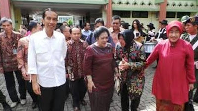 Risma Disarankan Mundur dari Mensos, Kelakuannya  Bisa Merusak Citra PDIP dan Jokowi