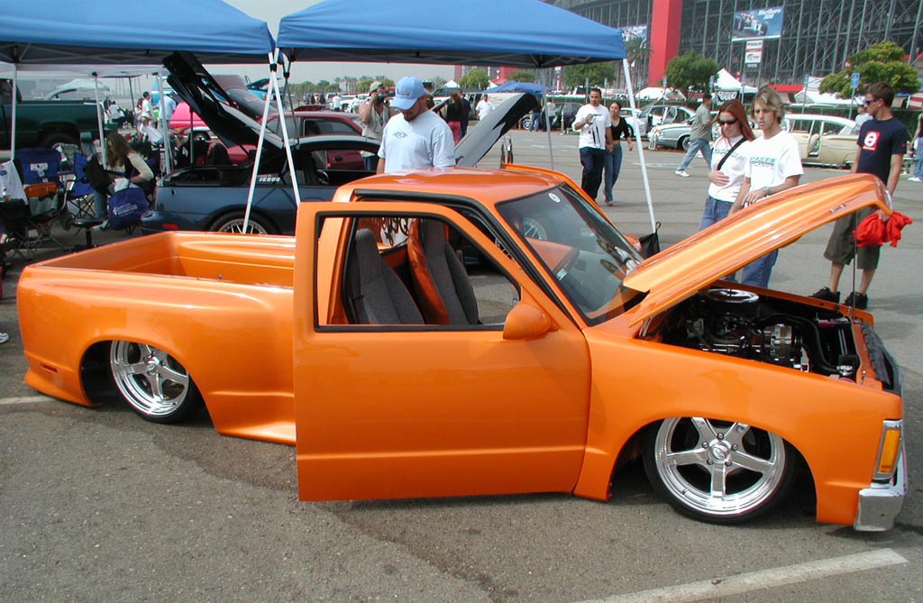 KUMPULAN FOTO  MODIFIKASI  Foto  modifikasi  truk orange ceper 
