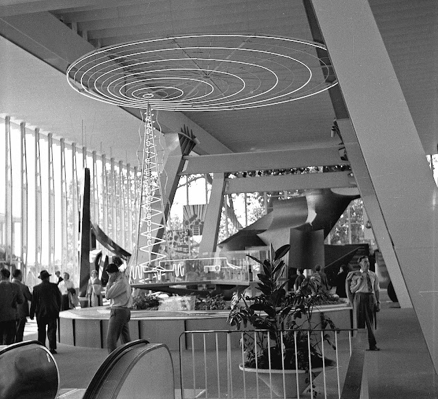 Luxembourg pavilion interior photo 1958 wf