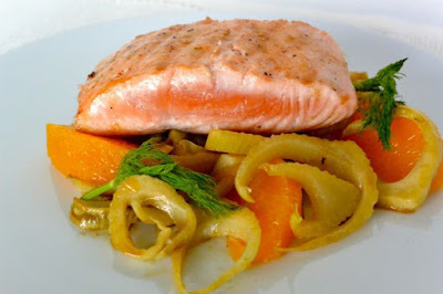 Slim single meal: Salmon with fennel-orange salad