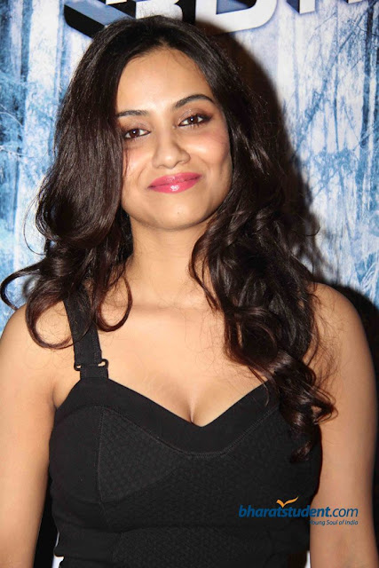 Tia Bajpai Hd Wallpapers