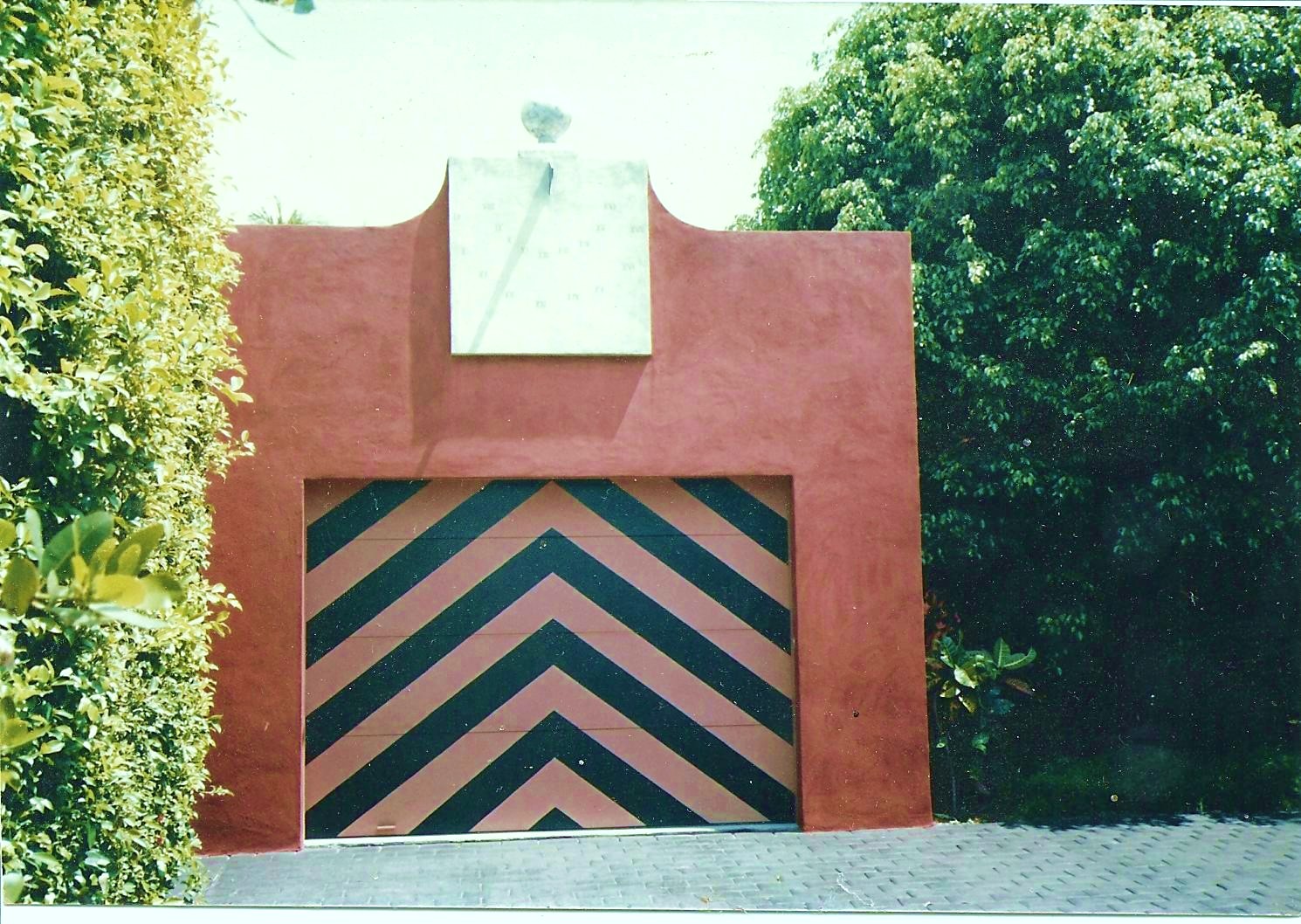 THE DOWNEAST DILETTANTE: ANNALS OF TASTE: A Garage in Palm Beach.