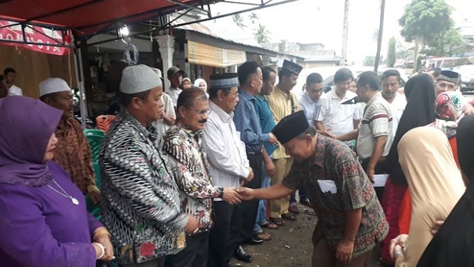 Bupati Ali Mukhni Bersama Perantau IKAKO AMAL, Bantu Korban Kebakaran Di Aurmalintang