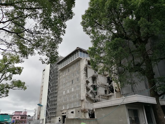 旧宝塚ホテルの解体工事がほぼ終わり宝塚ホテル跡地のマンション計画が掲載されています