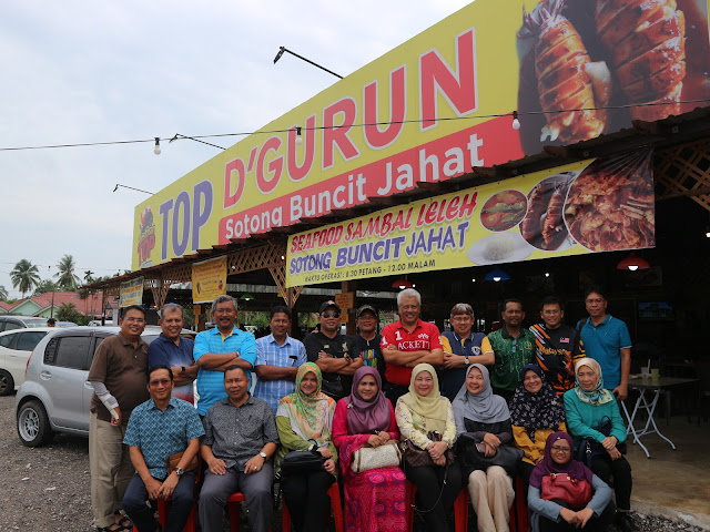 JJCM Alumni Makan Tengahari Di Restoran Top D'Gurun - Azie 