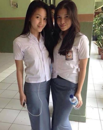 Foto Hot Gadis SMK Pamer Toket Dan Paha Mulus Cantik