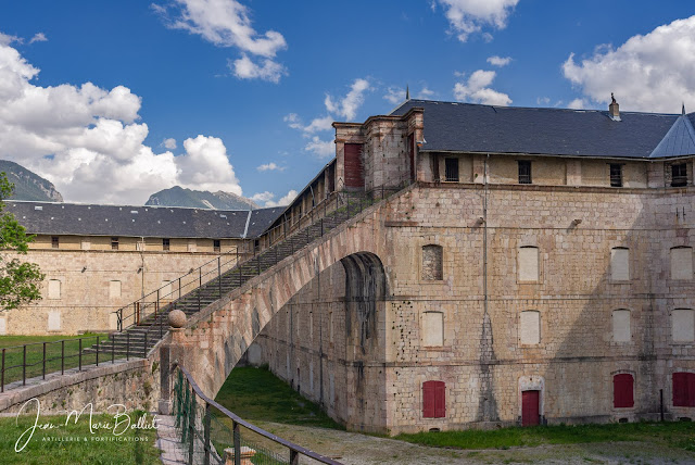 Caserne Rochambeau (place forte de Mont-Dauphin)