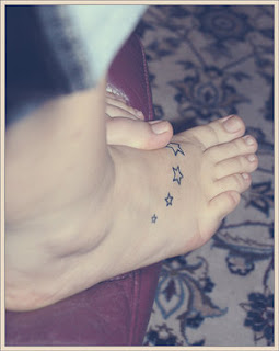 Foot Tattoo Ideas With Star Tattoo Designs With Pictures Foot Star Tattoos For Female Tattoo Galleries 1