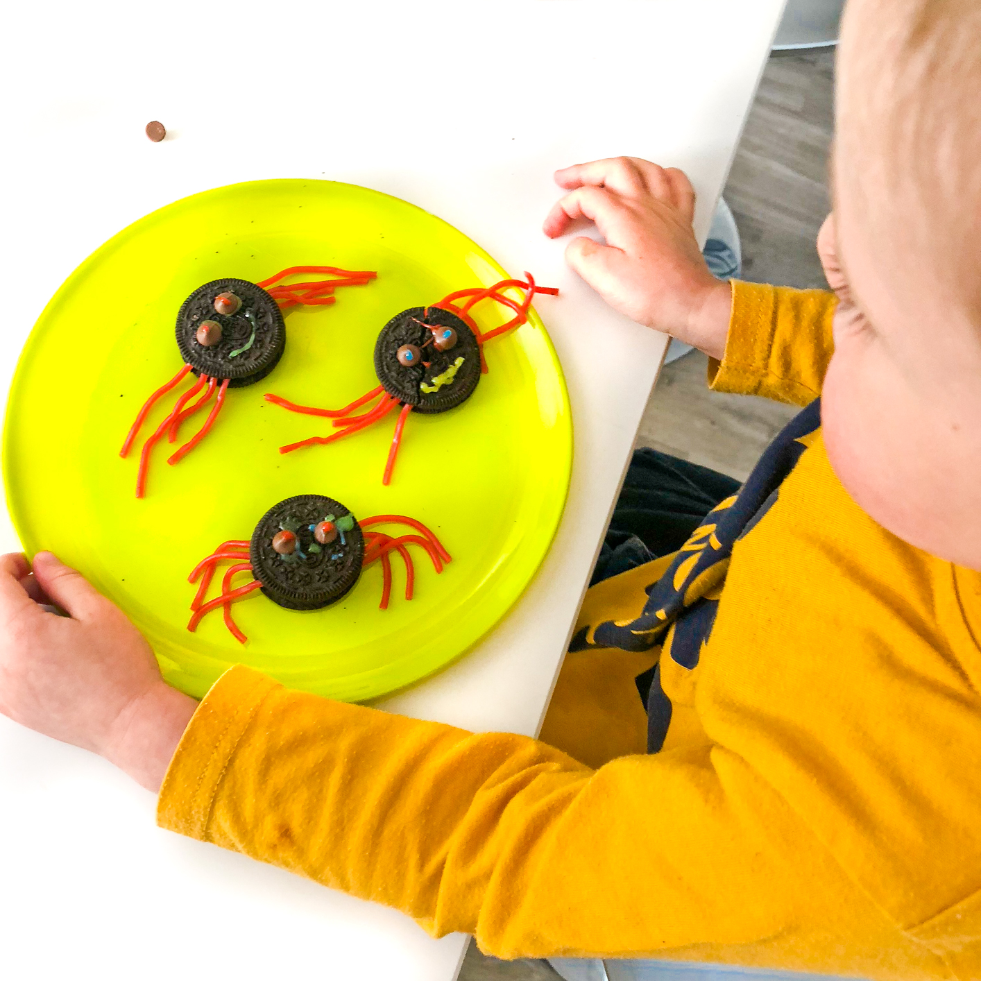 oreo spider cookies, 10 Fun Things To Do This Halloween Half Term On A Budget 