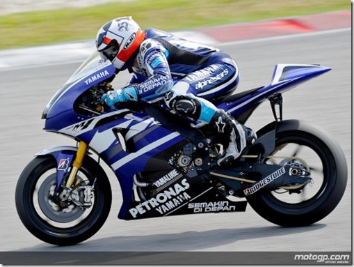 Ben Spies in action motoGP in Sepang test 2011 photos