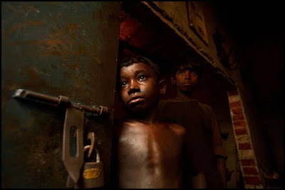  who are forced to operate because of poverty Child Labour inwards Bharat Pictures -  Photos of Child Labour inwards India