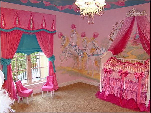 wall decor ideas over bed Cute Baby Girl Room Princess Themes | 604 x 453