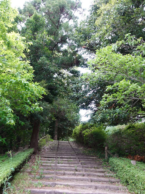鳥取県米子市淀江町福岡　伯耆古代の丘公園　入り口の階段