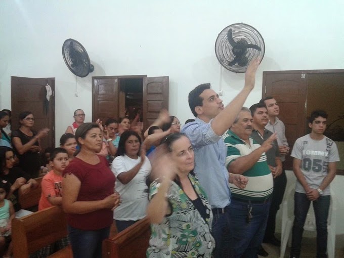 Prefeito Miguel participa da grandiosa noite mariana na comunidade de Pindobinha