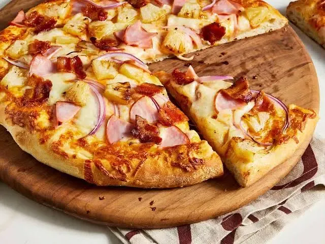 how-to-cook-hawaiian-pizza-at-home