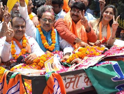 North East Delhi Seat: Manoj Tiwari Files Nomination, Singer Sapna Chaudhary joined his road show 