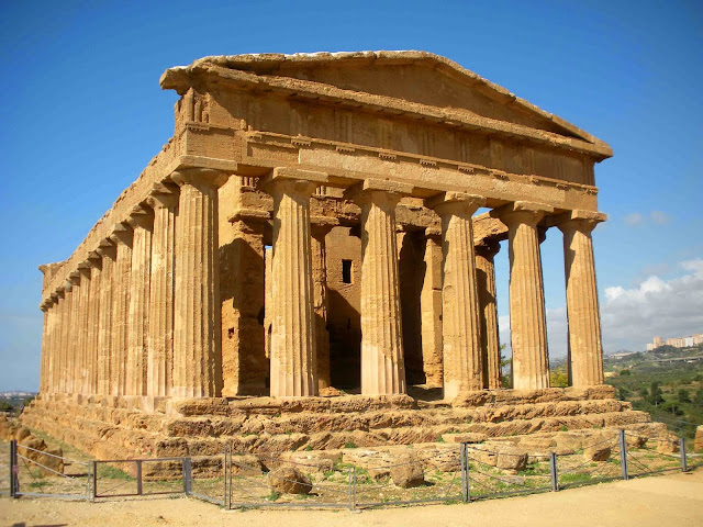 Italia. Italy. Italie. Sicilia. Sicily. Sicile. Agrigento. Girgenti. Agrigente. Acragente. Akragas. Valle dei Templi. Yacimiento arqueológico. Templo dórico. Templo Concordia