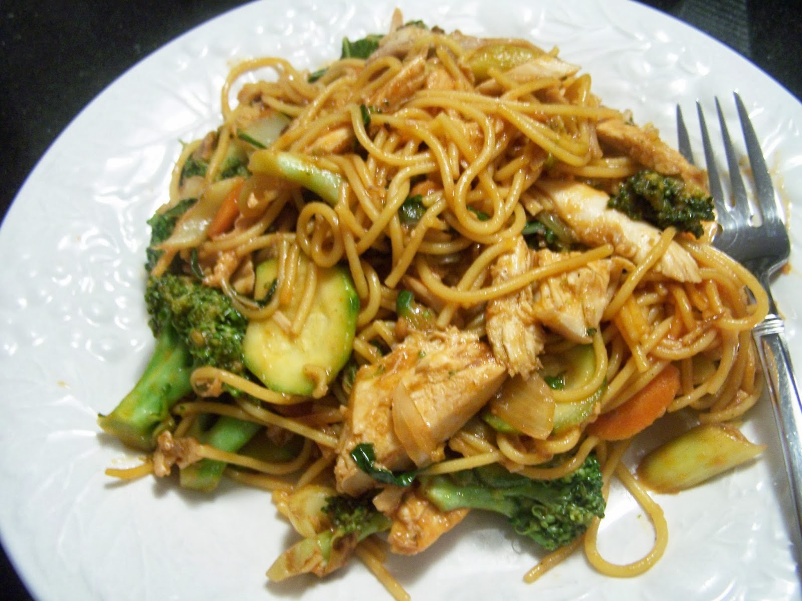 Gluten Free Chicken Yakisoba - Skinny GF Chef healthy and ...