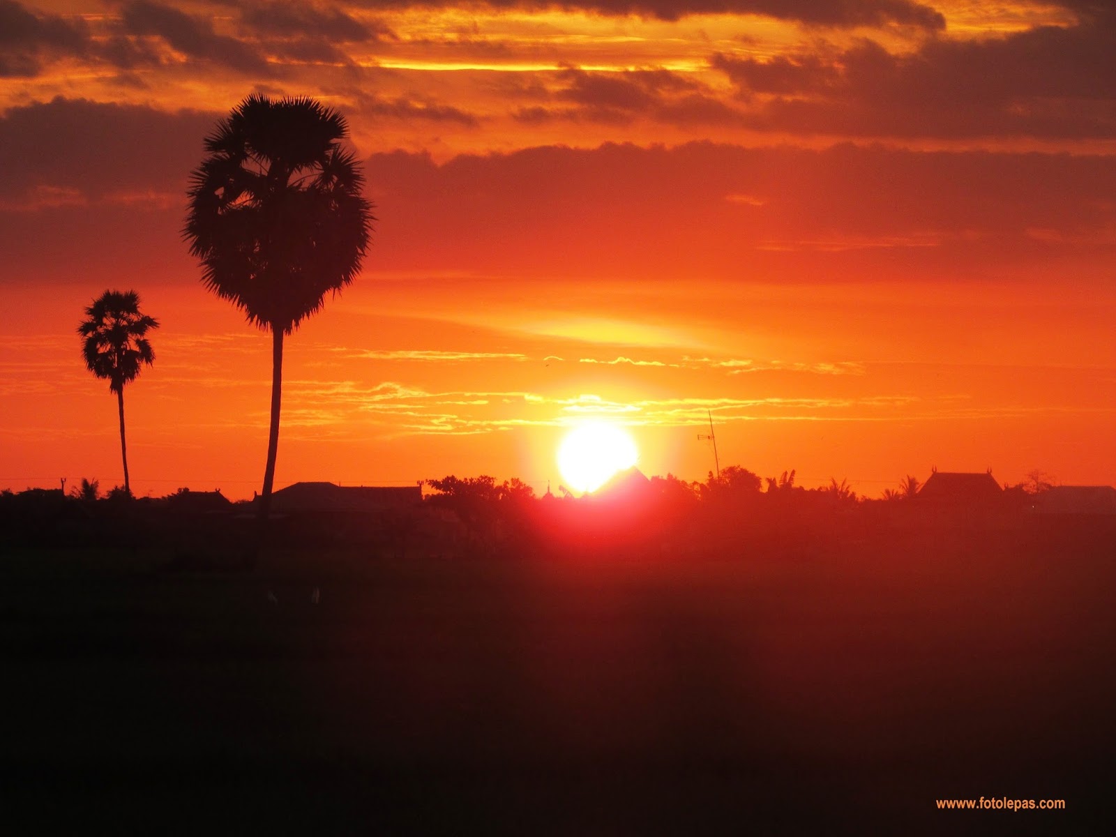 Indahnya Pemandangan Di Kala Senja Sunset