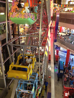 Toys 'R Us Ferris Wheel