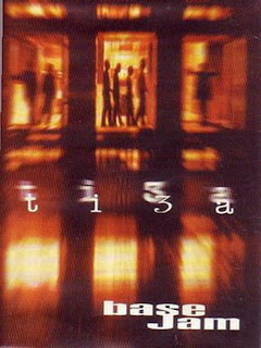  Album ini sekaligus menjadi puncak kejayaan Base Jam sepanjang kariernya Base Jam  Base Jam – Ti3a (1999)