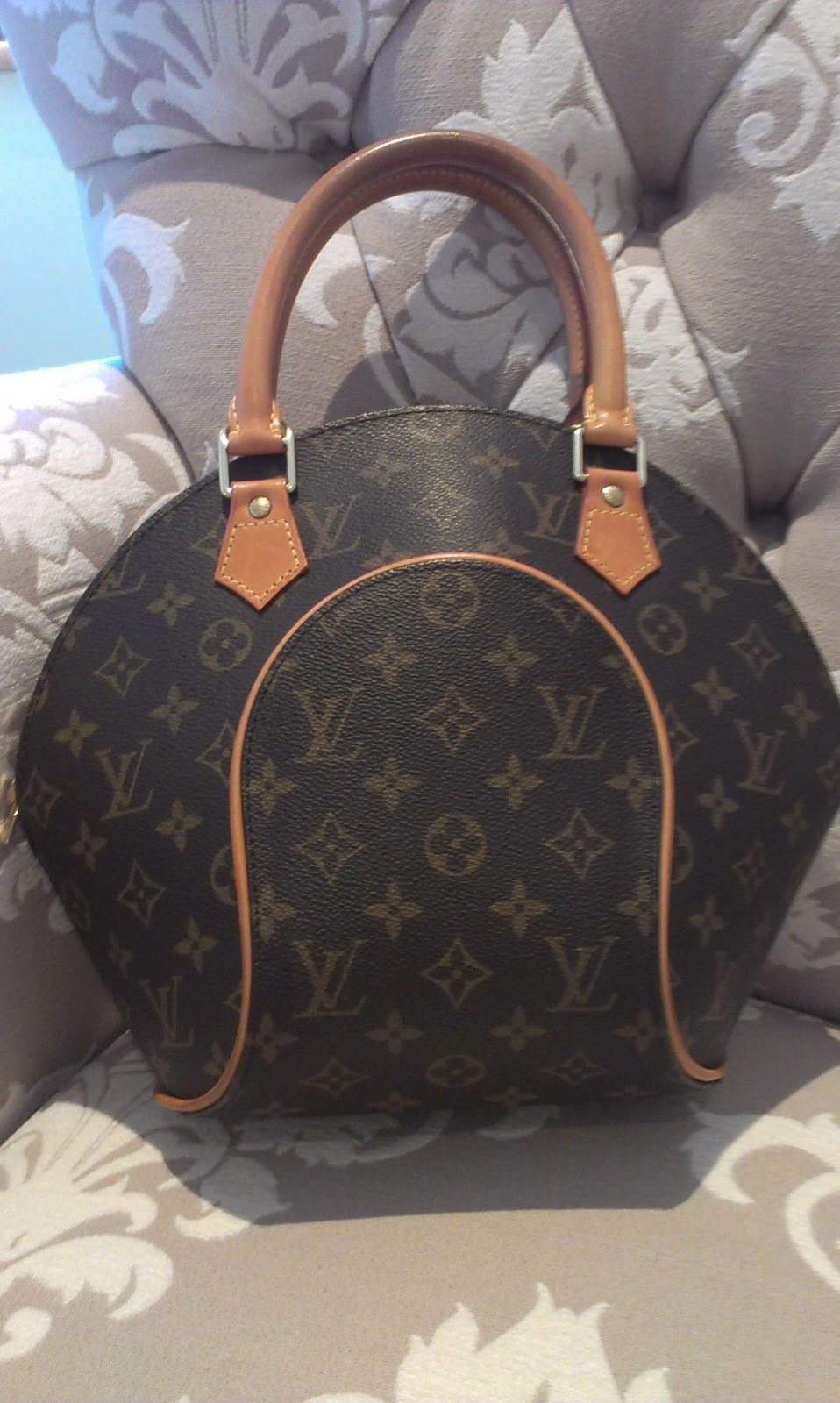 do all louis vuitton bags have serial numbers