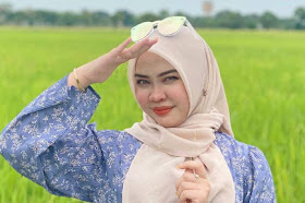 Kumpulan Potret Cantik Hijaber asal Malaysia Nor Wahida