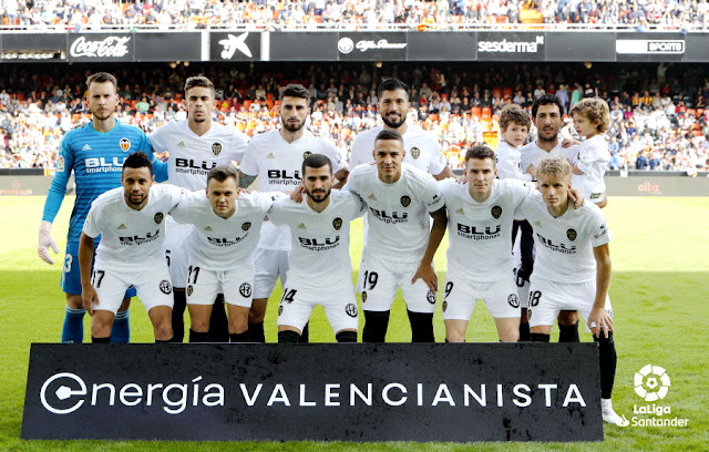 VALENCIA C. F. - Temporada 2018-19 - Neto, Gabriel Paulista, Piccini, Garay y Parejo; Coquelin, Chéryshev, Gayá, Rodrigo, Kevin Gameiro y Daniel Wass. VALENCIA C. F. 1 (Gumbau) C. D. LEGANÉS 1 (Gayá). 20/10/2018. Campeonato de Liga de 1ª División, jornada 10. Valencia, estadio de Mestalla.