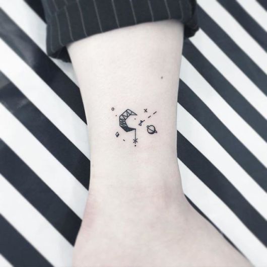 tatuagens de planetas para as meninas