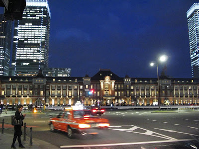 Restored Tokyo Station by night.