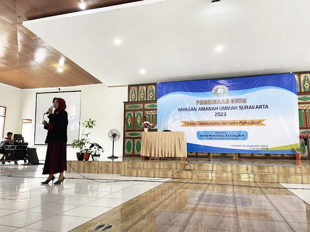 Seminar Komunikasi Efektif Untuk Guru Yayasan Amanah Ummah Surakarta