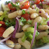 Salada de feijão branco, salsão e tomatinhos