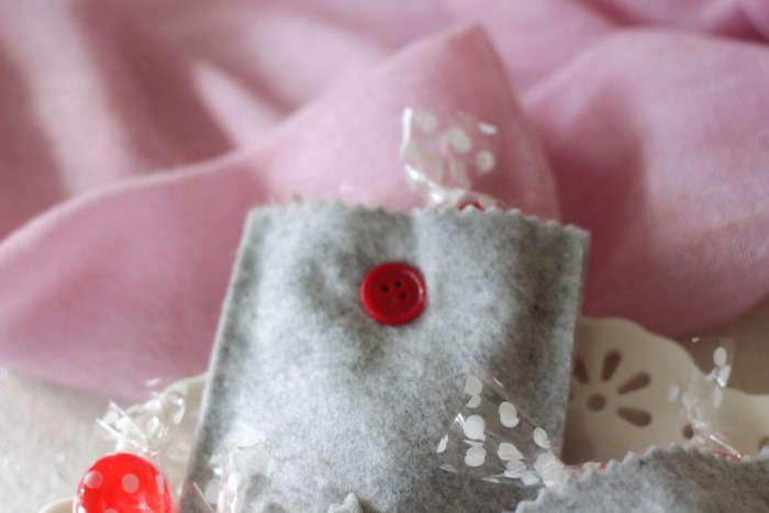Grey Felt Valentine's Day Treat Bags by homework - carolynshomework (8)