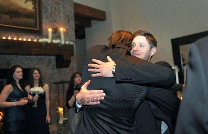 Jensen Ackles And Jared Padalecki Hug it Out