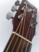 Yamaha Acoustic Guitar F-210