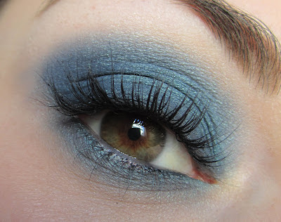 http://chroniquedunemakeupaddict.blogspot.com/2012/04/make-up-bleu-lagon.html