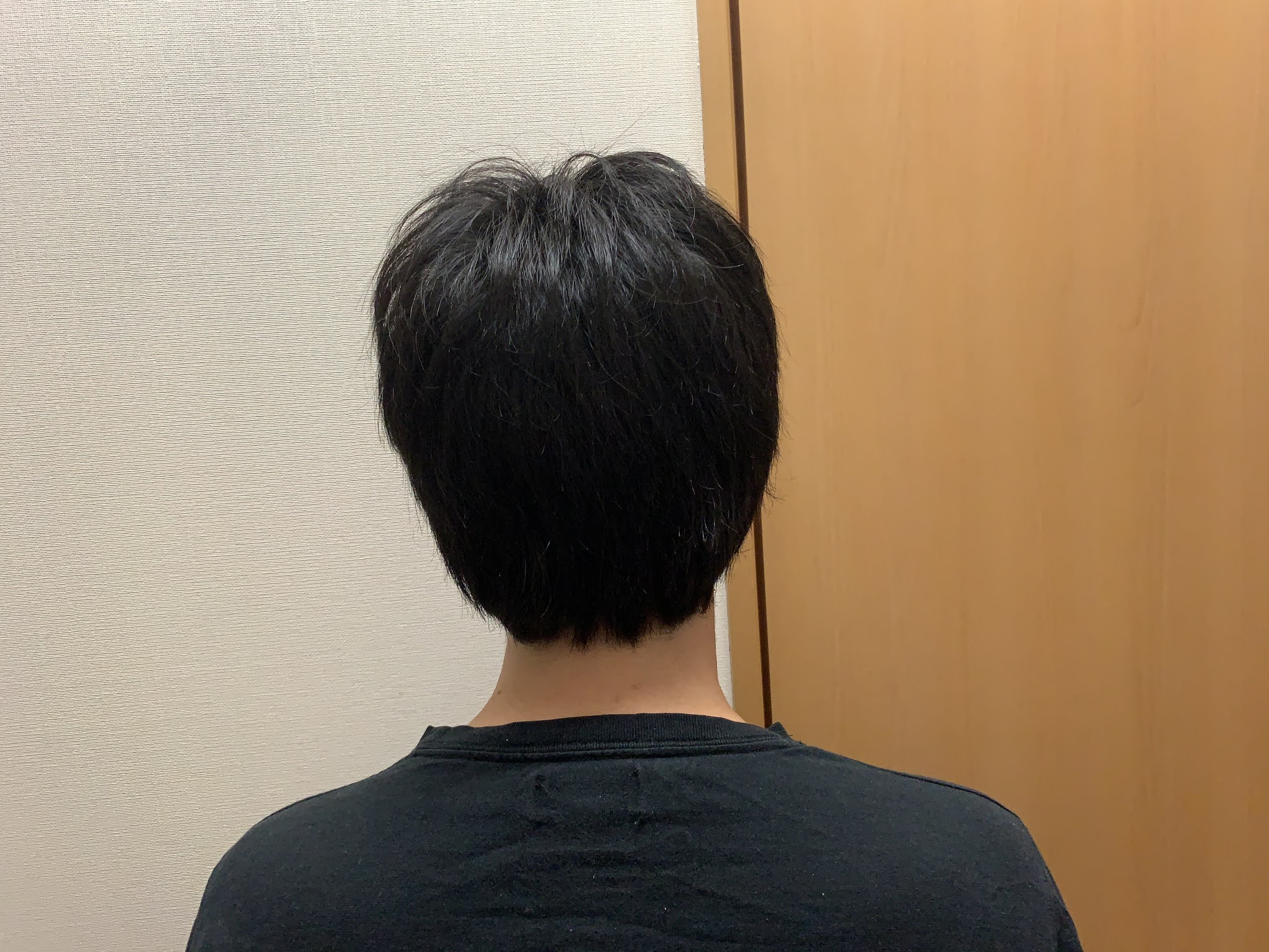自分で後ろ髪を切ってみる セルフカットで節約 社畜の生活改善誌 自分で後ろ髪を切ってみる セルフカットで節約 社畜の生活改善誌