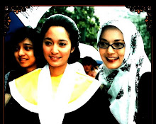 The Women of School of Communications (Ibu Icha, Aku, dan Kiki adikku)