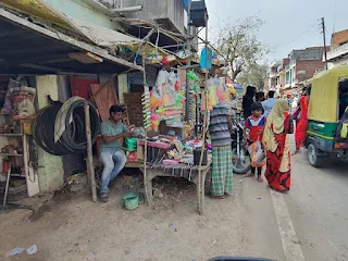 जौनपुर: ठेला व पटरी दुकानदारों के चलते बाजार में लगता है जाम | #NayaSaveraNetwork