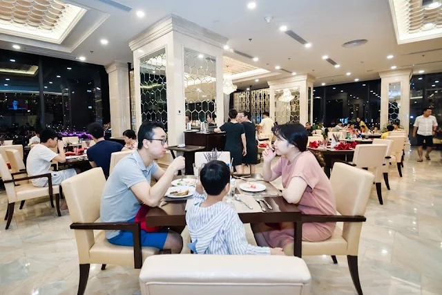 Tiệc Buffet ngắm pháo hoa tại Vinpearl Condotel Riverfront Da Nang