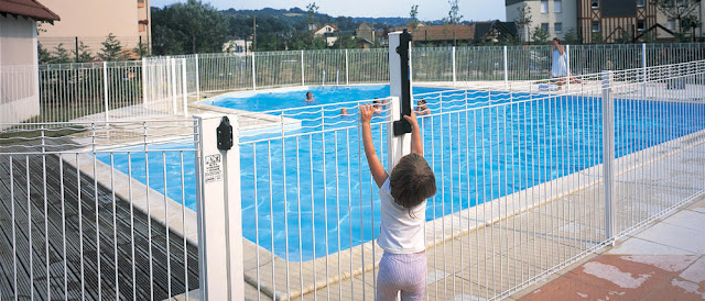 barriere pour protection enfant d'une piscine