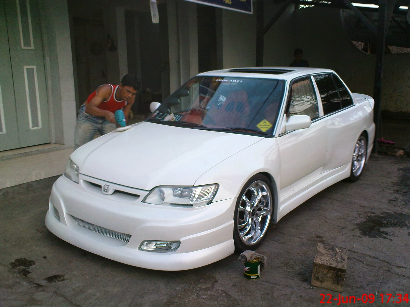 Foto Gambar Modifikasi Mobil Honda Civic Wonder 4 Pintu Sport Vti