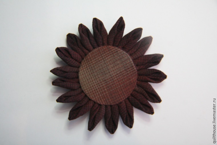 How to sew the Dahlia flower brooch. DIY Tutorial