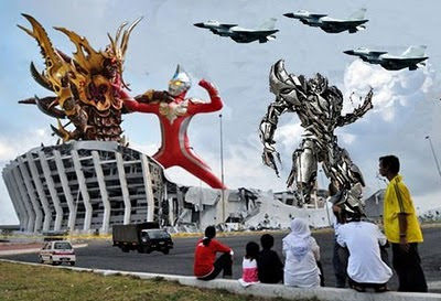 13 GAMBAR ULTRAMAN MENYERANG MALAYSIA | CERITA POPULAR