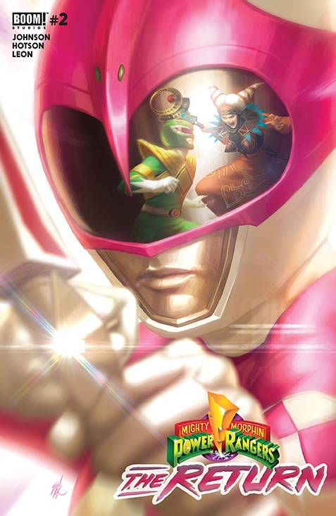 Ejikure Variant cover featuring a close up of the Pink Ranger with the Green Ranger fighting Rita Repulsa reflected within the visor