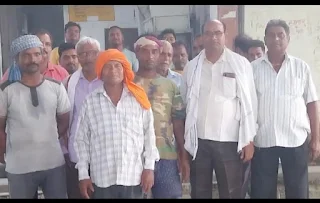 जौनपुर: विद्युत विभाग के विरोध में ग्रामीणों ने किया प्रदर्शन  | #NayaSaveraNetwork