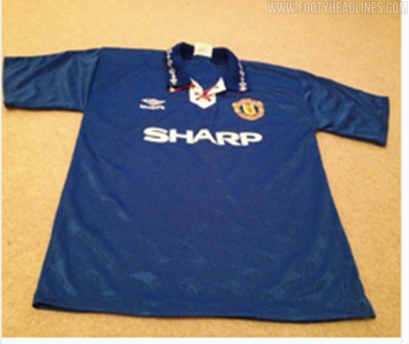 Manchester United Cup Shirt football shirt 1991. Sponsored by no sponsor