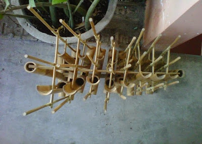 +Foto gambar bagian alat musik angklung dilihat dari atas