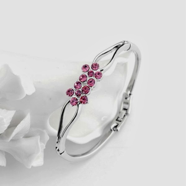 Stylish And Elegant Bracelet Designs For Brides 2014